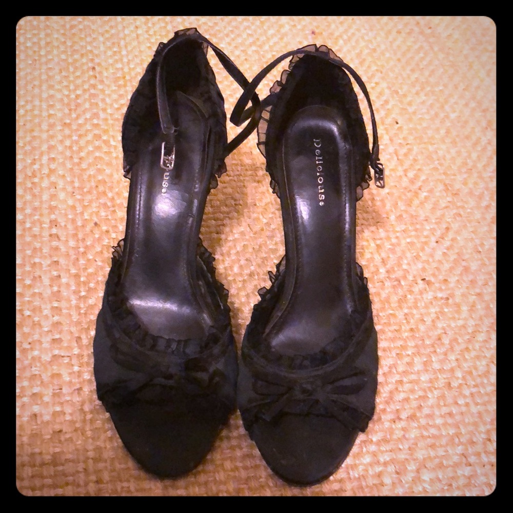Lace pinup shoes